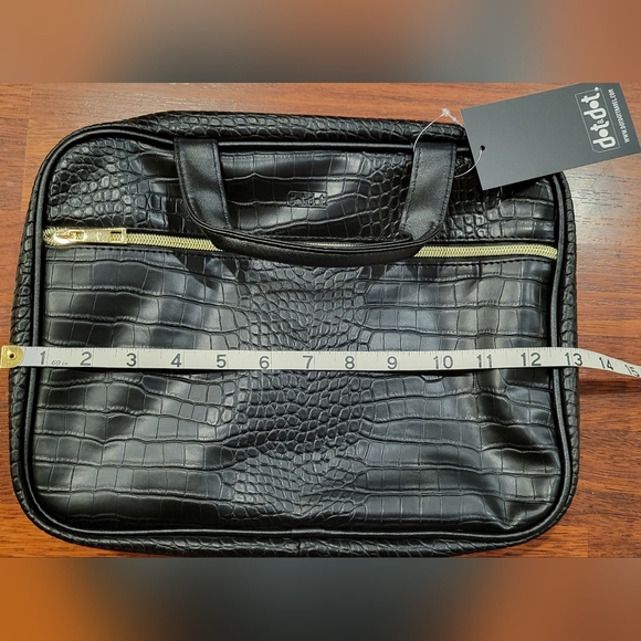Black Hanging Travel Toiletry Bag - Picture 2 of 6